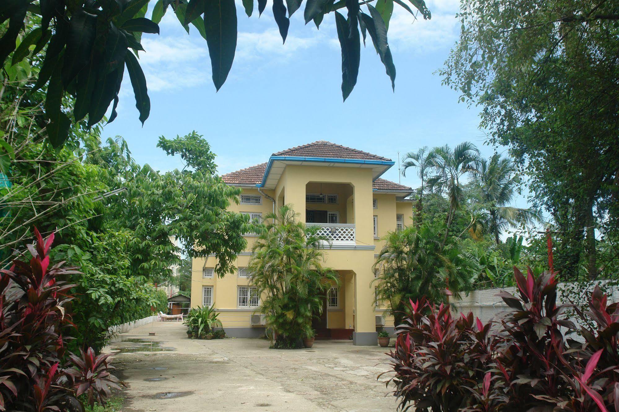Golden Guest Inn Yangon Ngoại thất bức ảnh