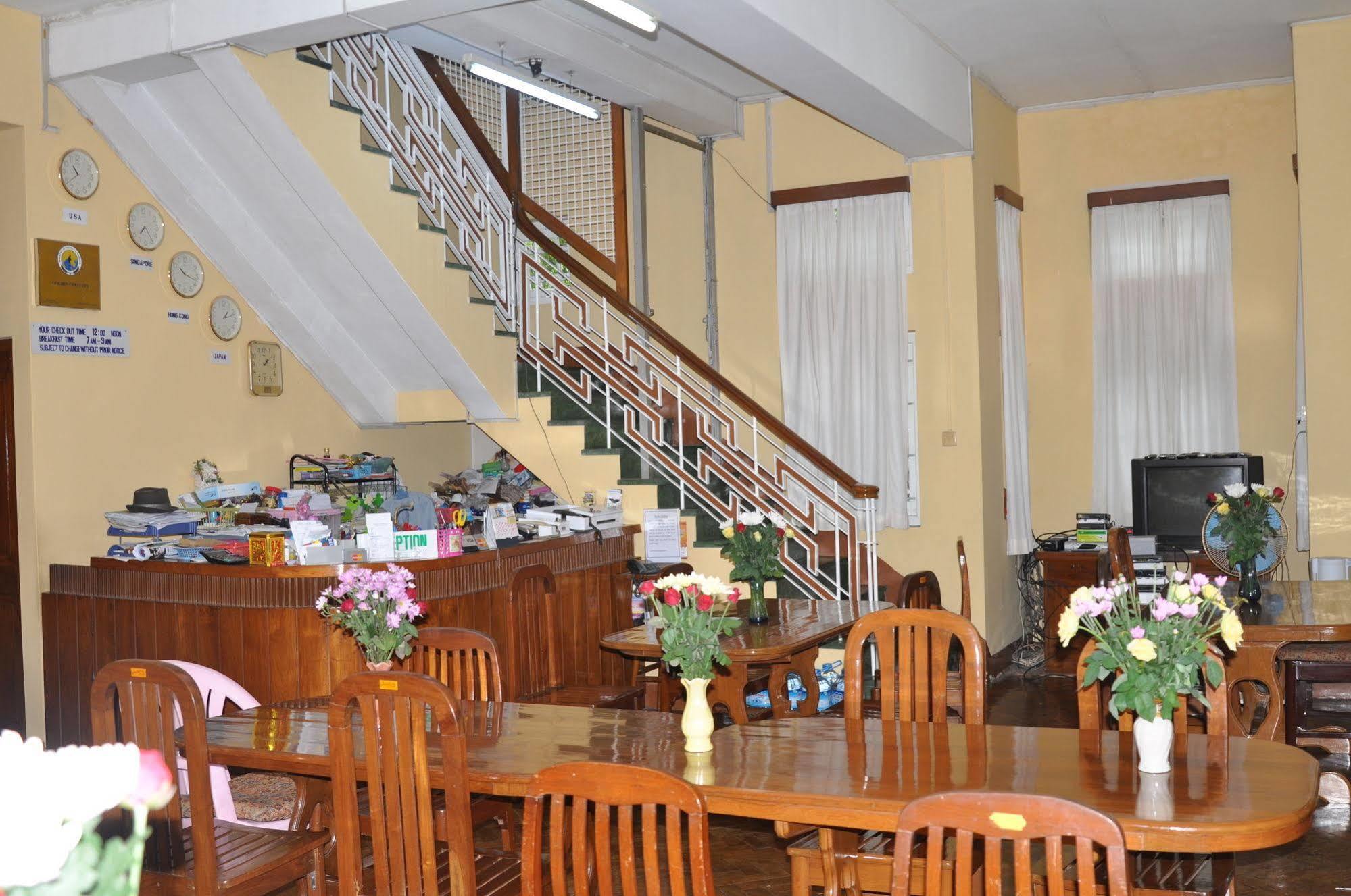 Golden Guest Inn Yangon Ngoại thất bức ảnh