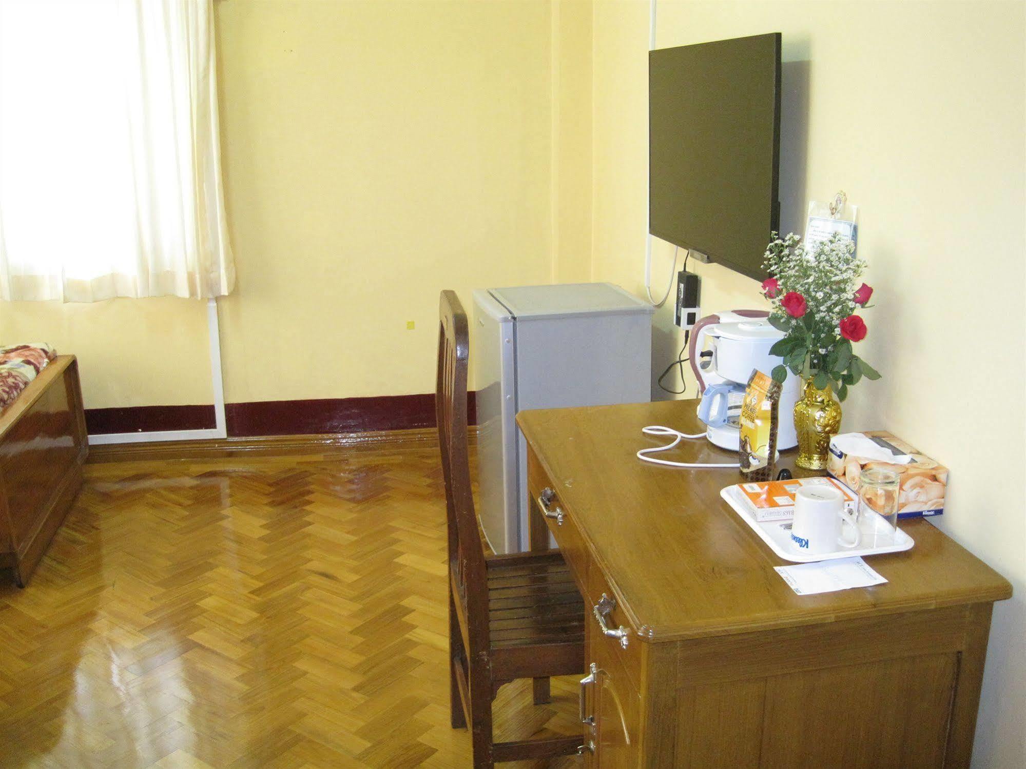 Golden Guest Inn Yangon Ngoại thất bức ảnh