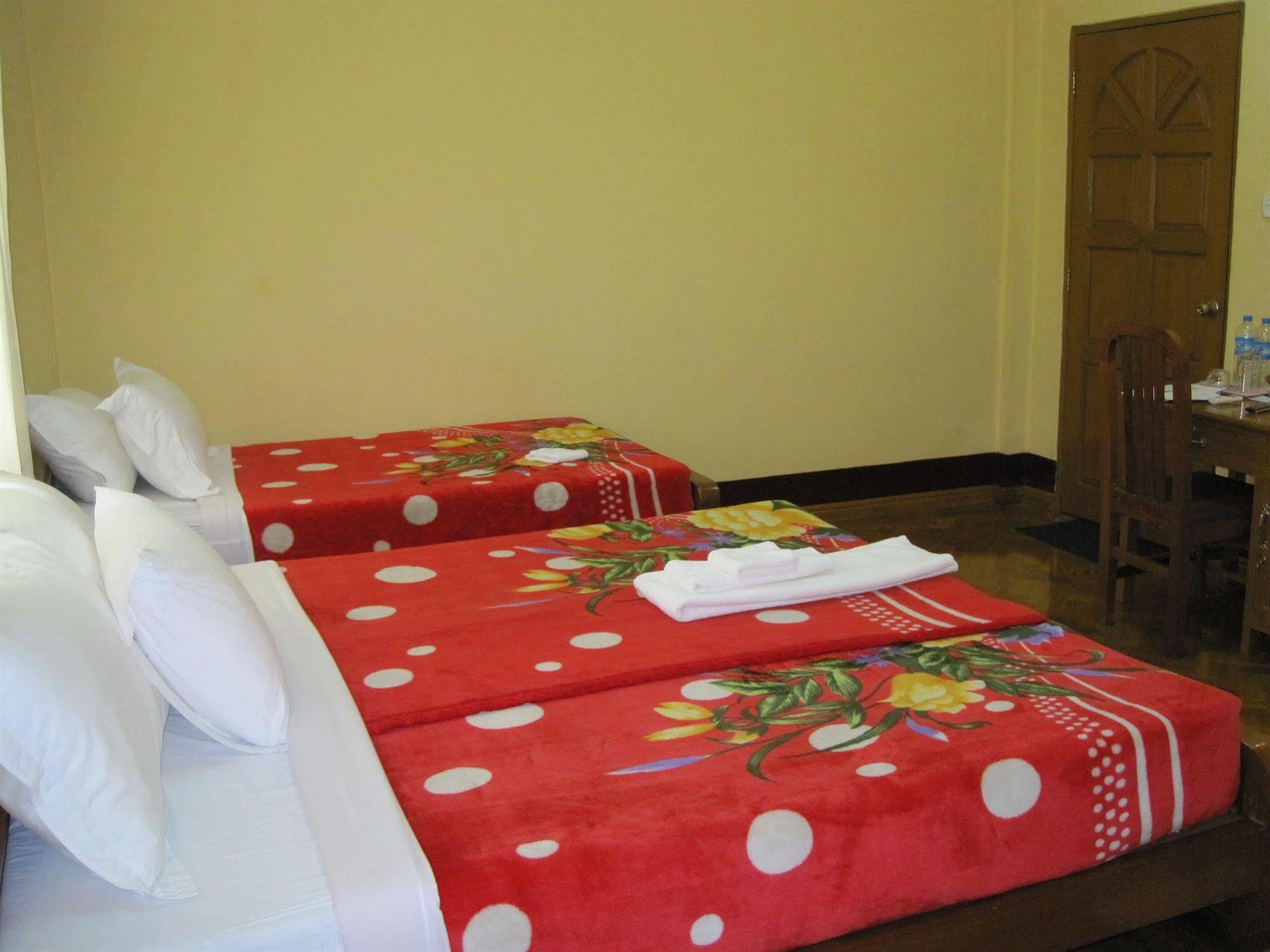 Golden Guest Inn Yangon Ngoại thất bức ảnh