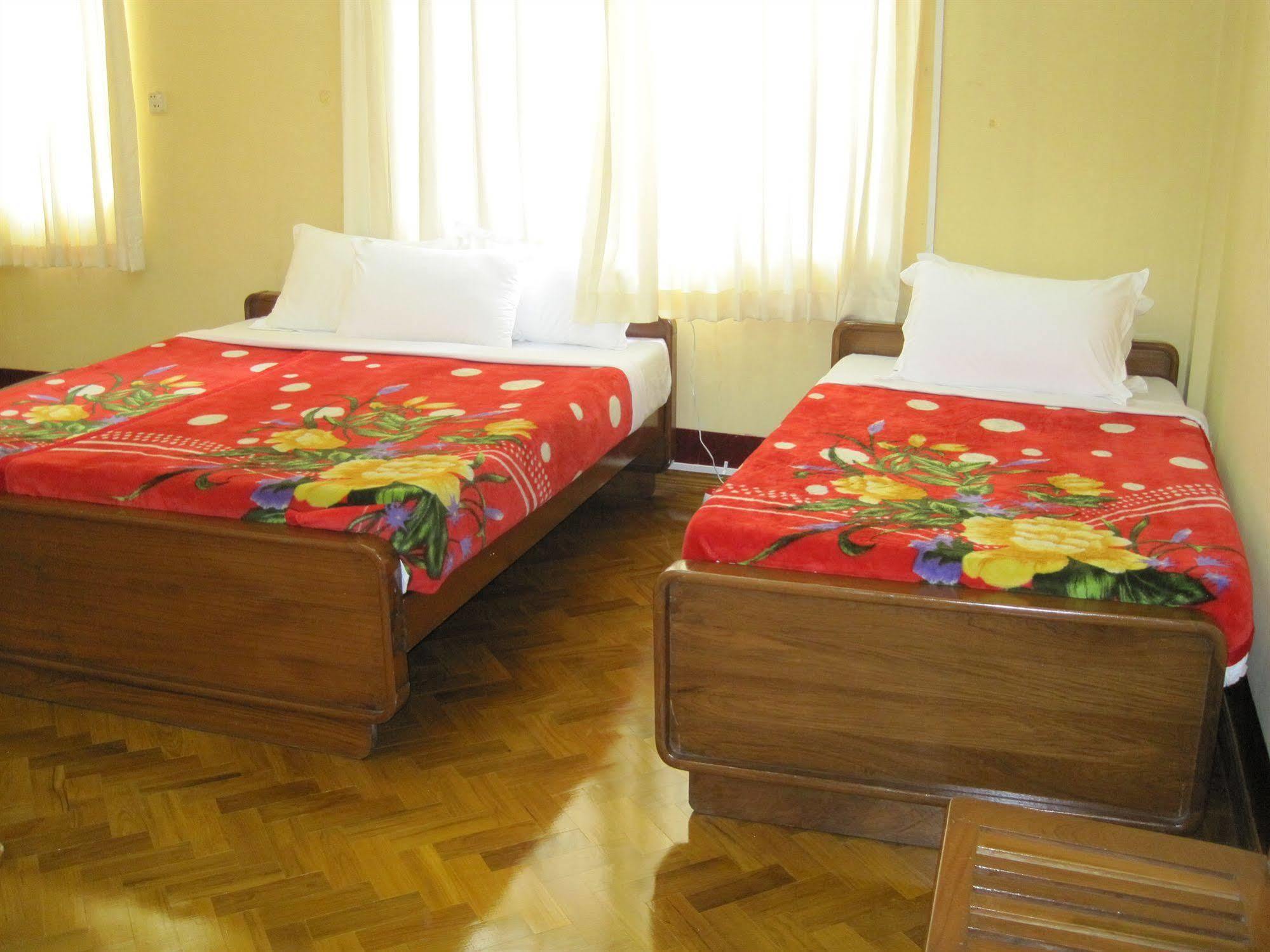 Golden Guest Inn Yangon Ngoại thất bức ảnh