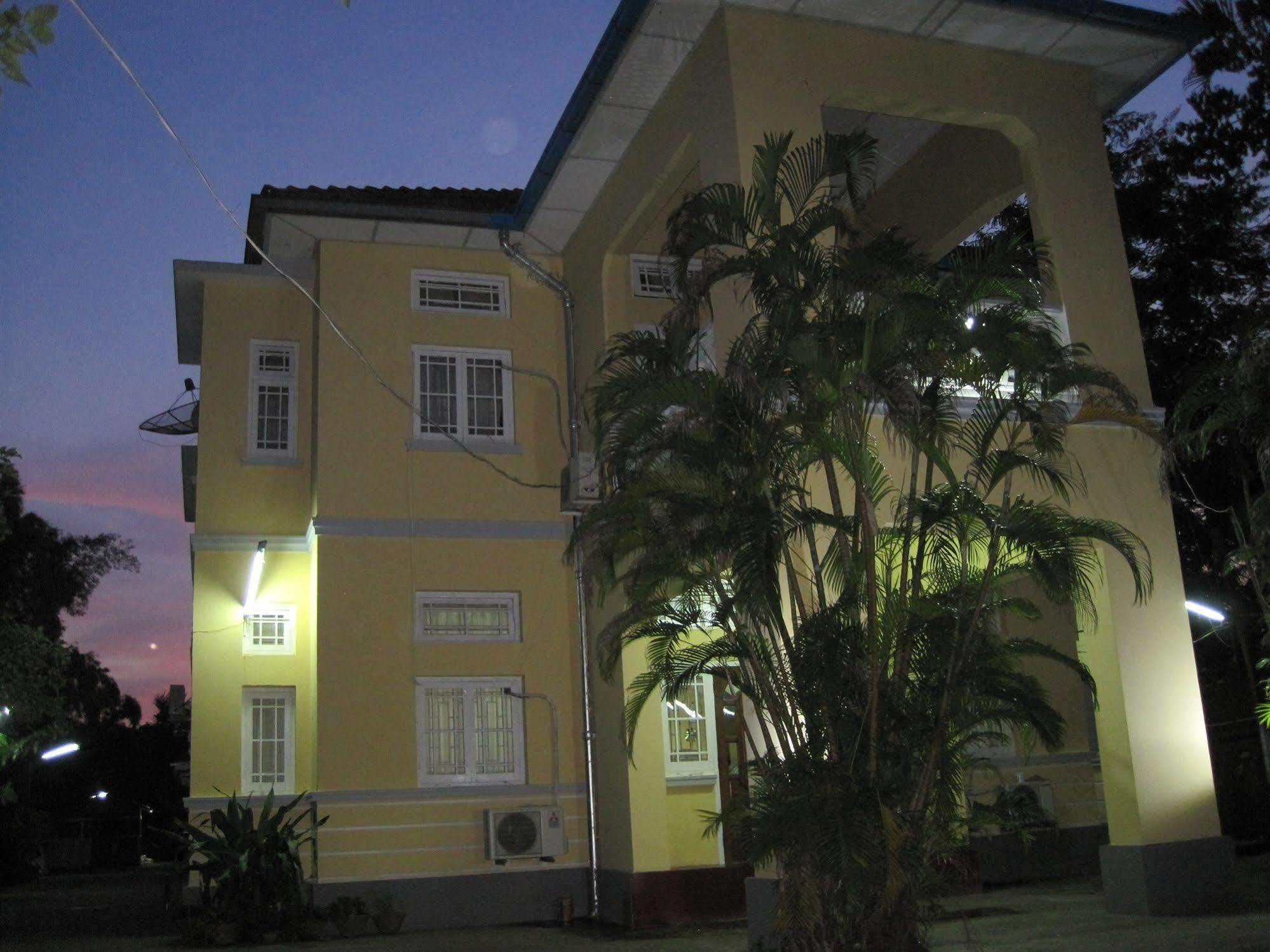 Golden Guest Inn Yangon Ngoại thất bức ảnh