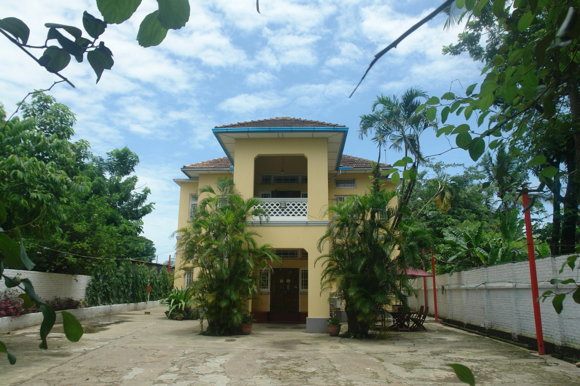 Golden Guest Inn Yangon Ngoại thất bức ảnh